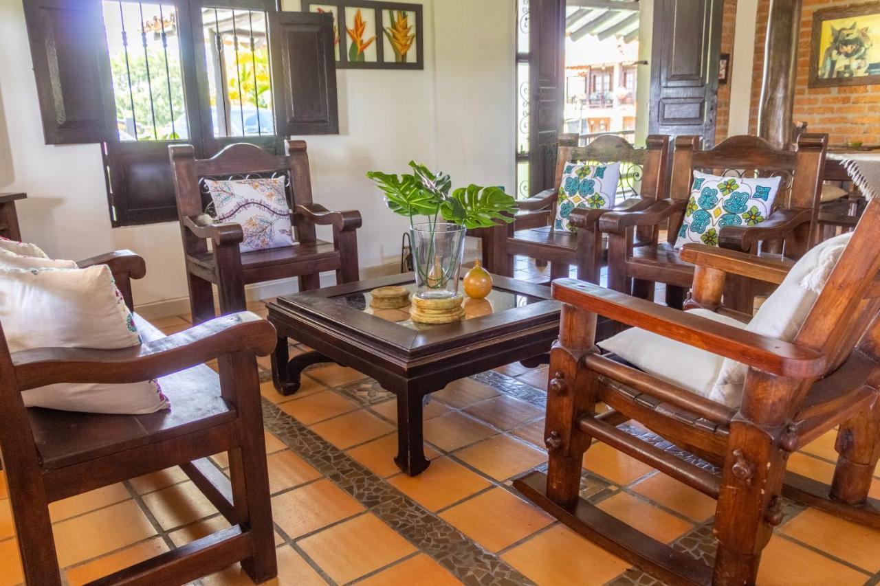Casa Nostra, Mariana 3*