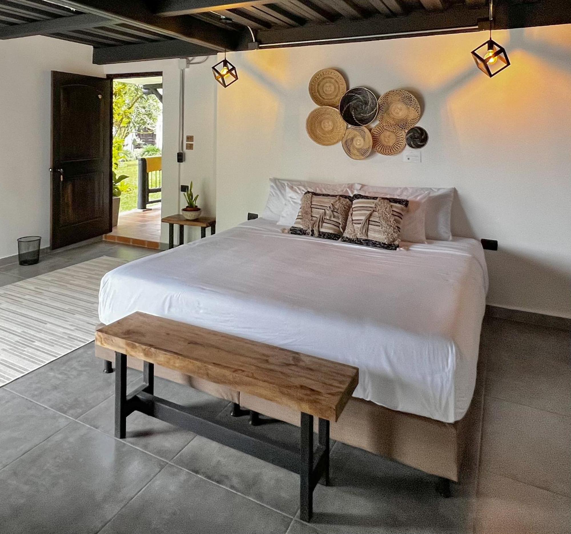 Casa Nostra, Mariana Hotel 3*